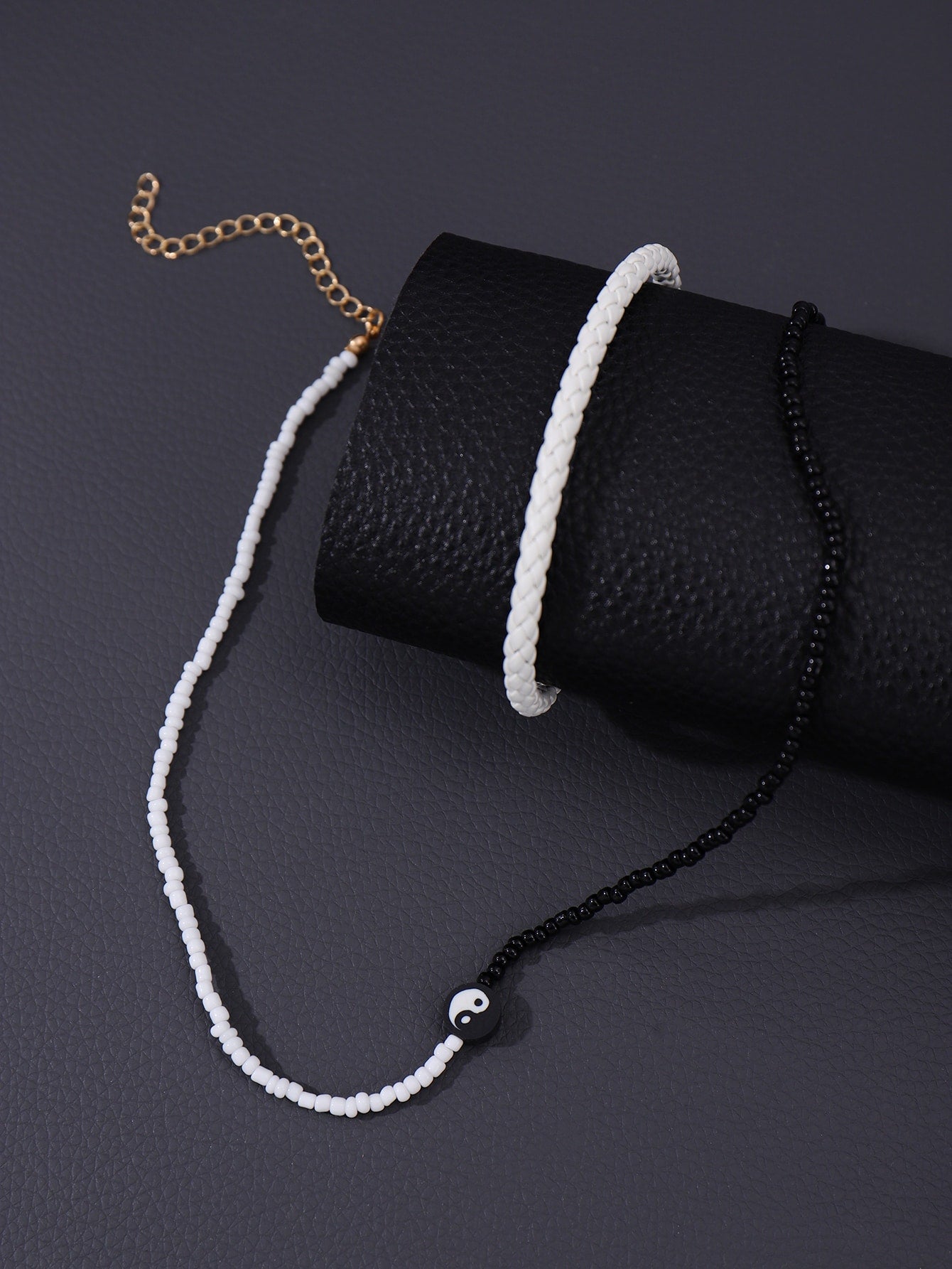 3561 b01-06 Collar 2 piezas minimalista moda negro con blanco unido